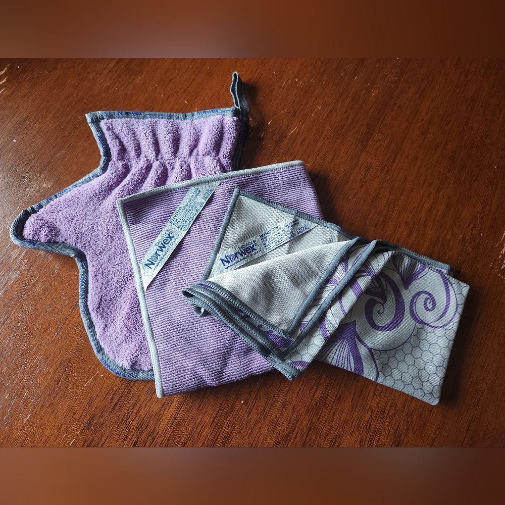NWT Norwex Set of 3: 1 Envirocloth, 1 Window cloth & 1 Dust Mitt